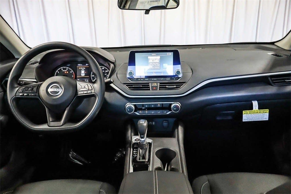 Thumbnail: 2025 Nissan Altima - 9