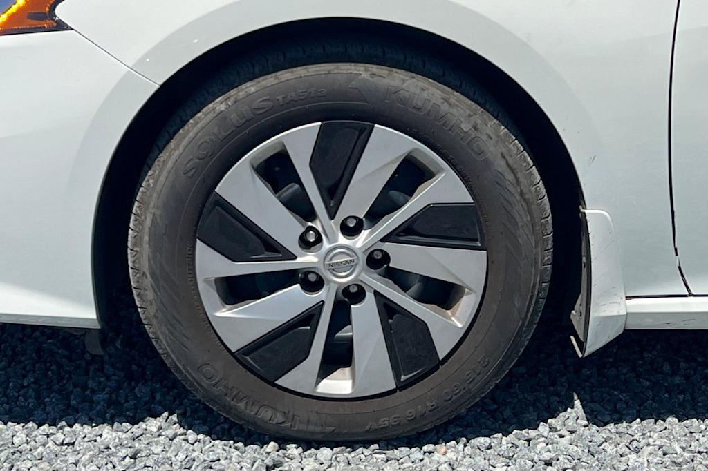 Thumbnail: 2019 Nissan Altima - 8