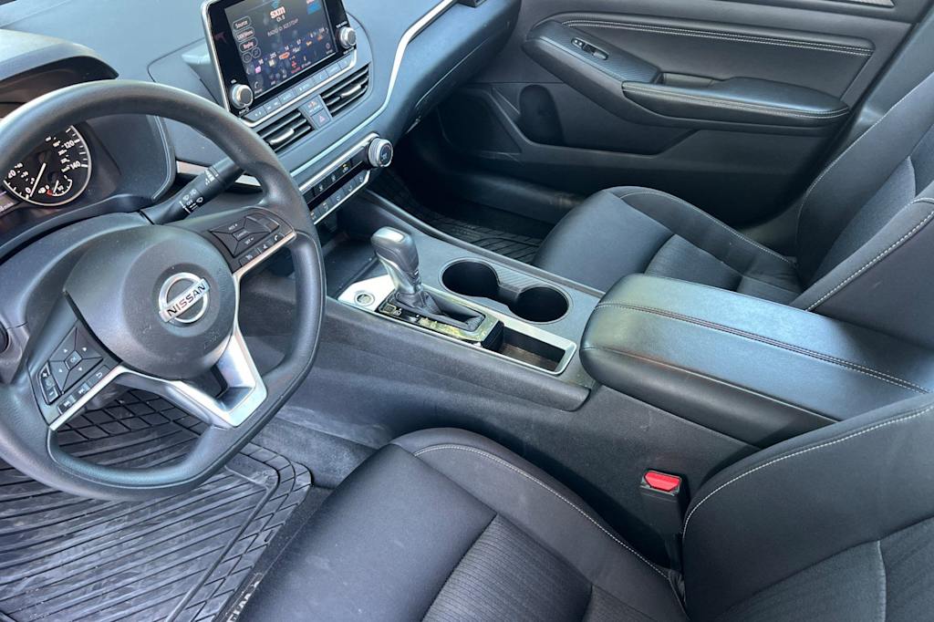 Thumbnail: 2019 Nissan Altima - 9