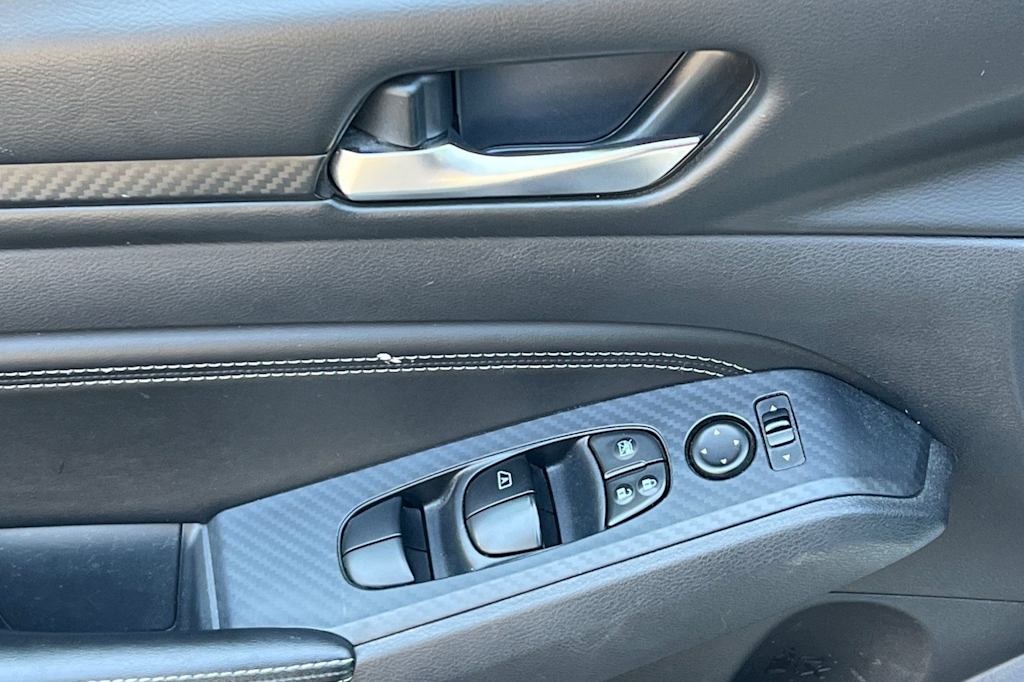 Thumbnail: 2019 Nissan Altima - 24