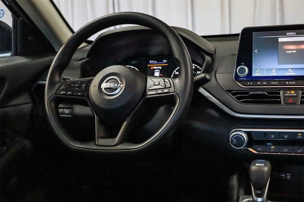 Thumbnail: 2025 Nissan Altima - 9