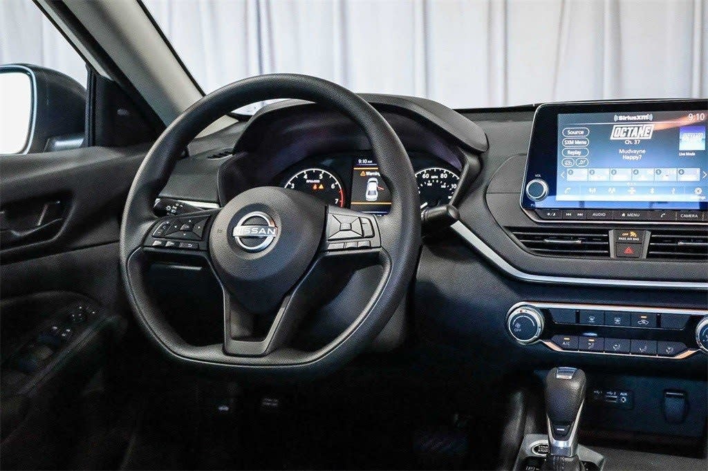 Thumbnail: 2025 Nissan Altima - 9