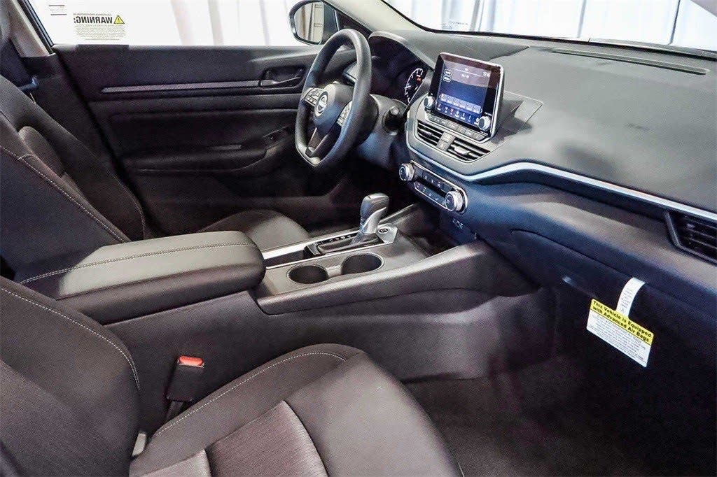 Thumbnail: 2025 Nissan Altima - 9