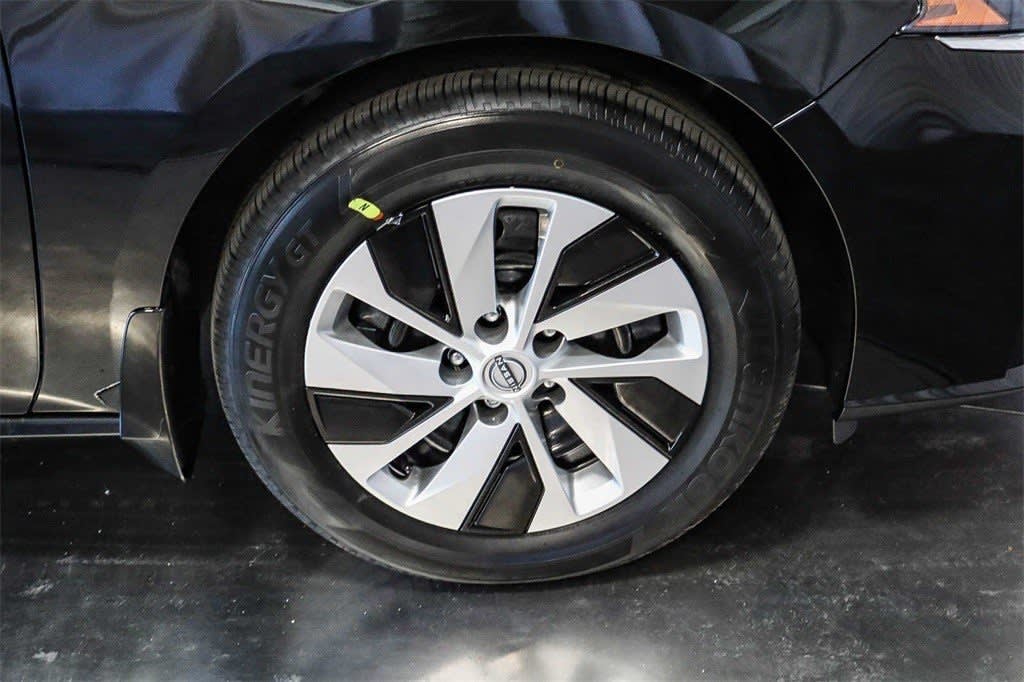 Thumbnail: 2025 Nissan Altima - 7