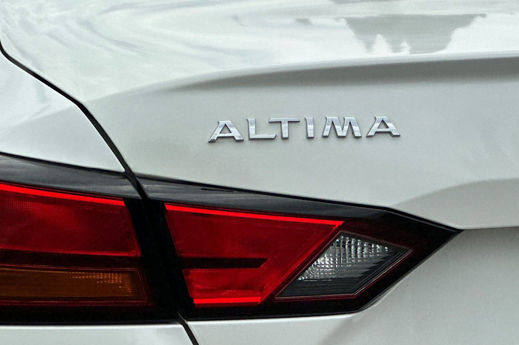 Thumbnail: 2021 Nissan Altima - 33