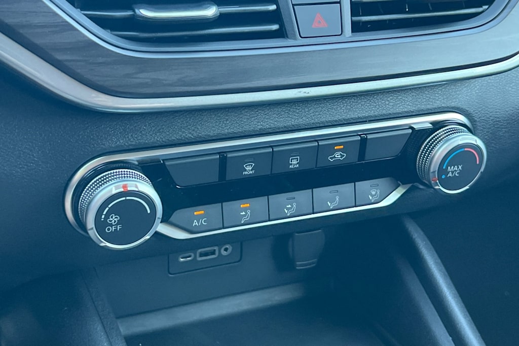 Thumbnail: 2025 Nissan Altima - 25