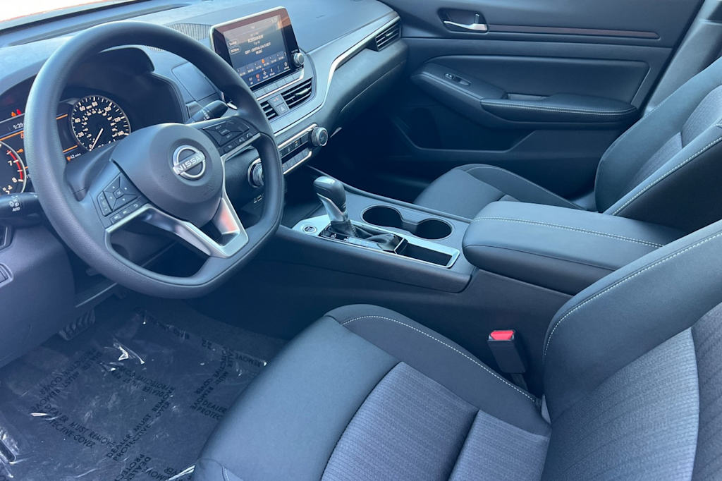 Thumbnail: 2025 Nissan Altima - 9