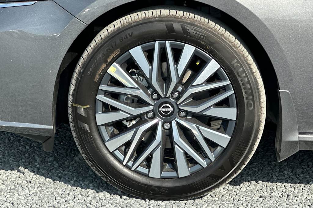 Thumbnail: 2025 Nissan Altima - 8