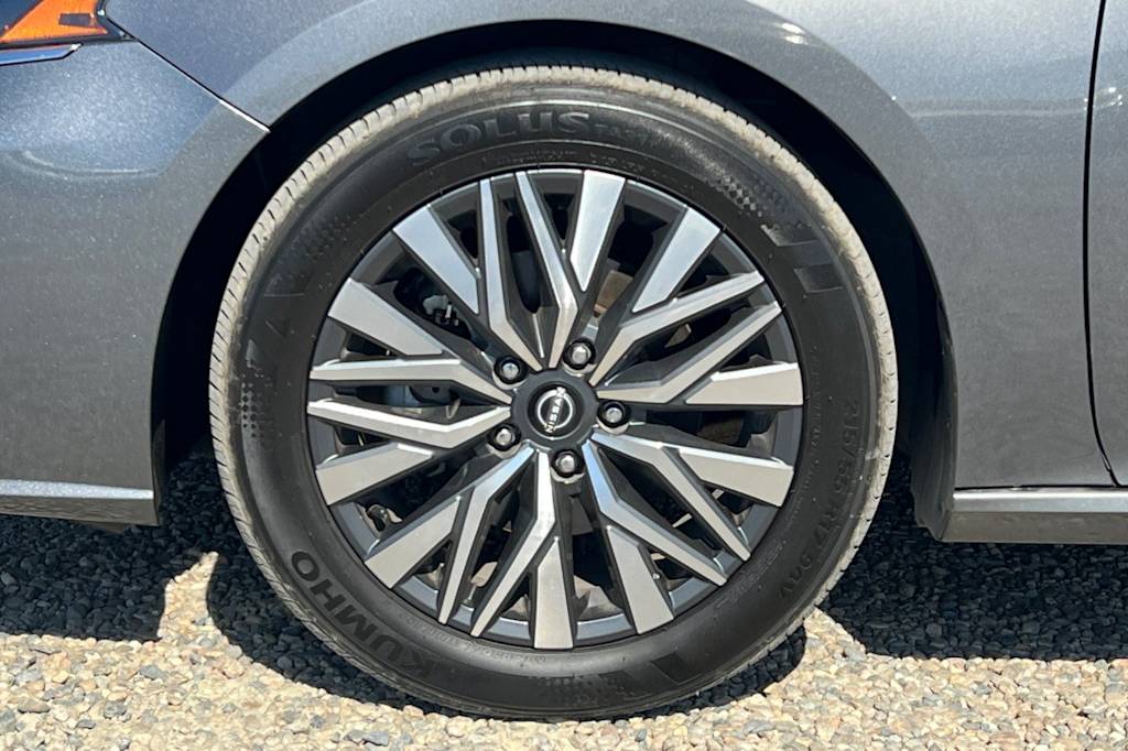 Thumbnail: 2024 Nissan Altima - 8