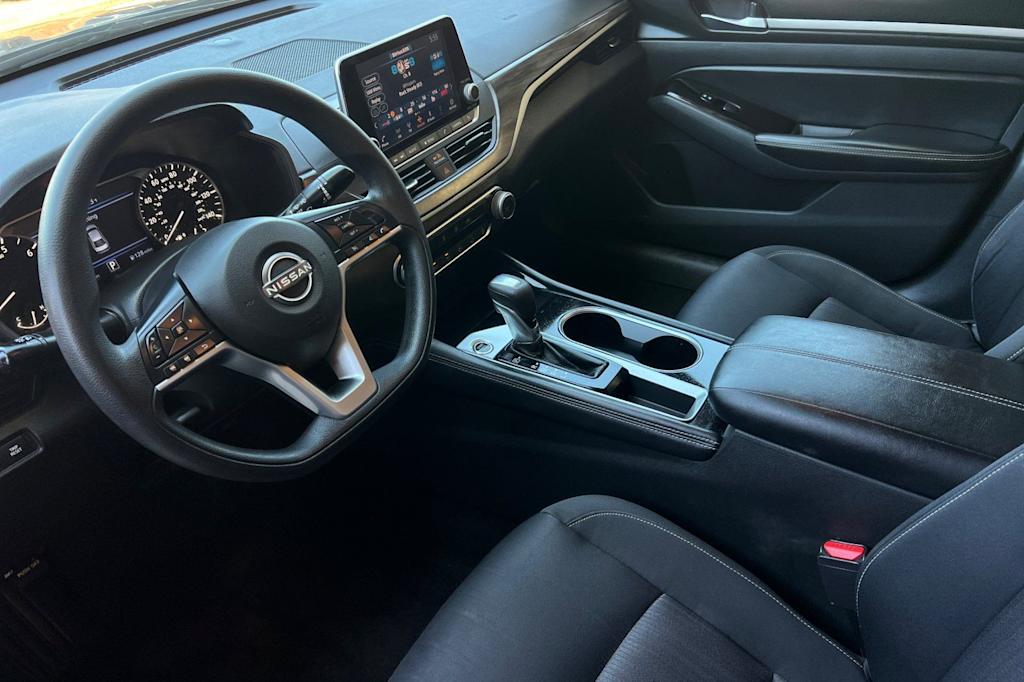 Thumbnail: 2023 Nissan Altima - 9