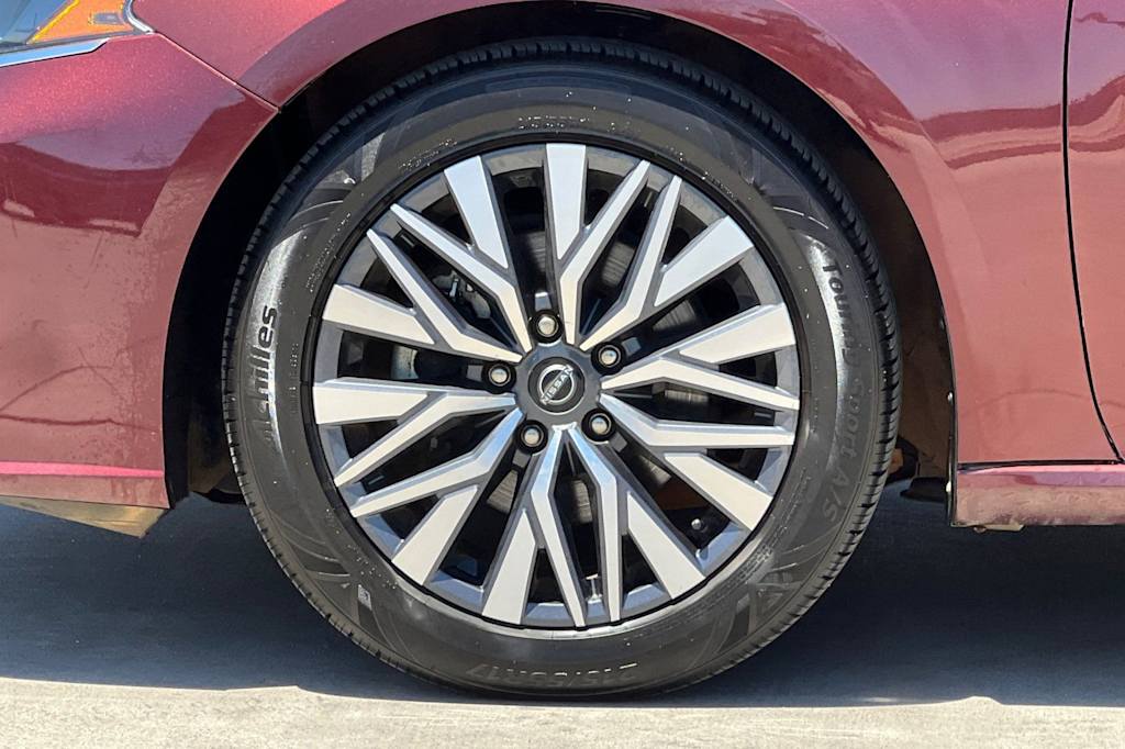 Thumbnail: 2023 Nissan Altima - 8