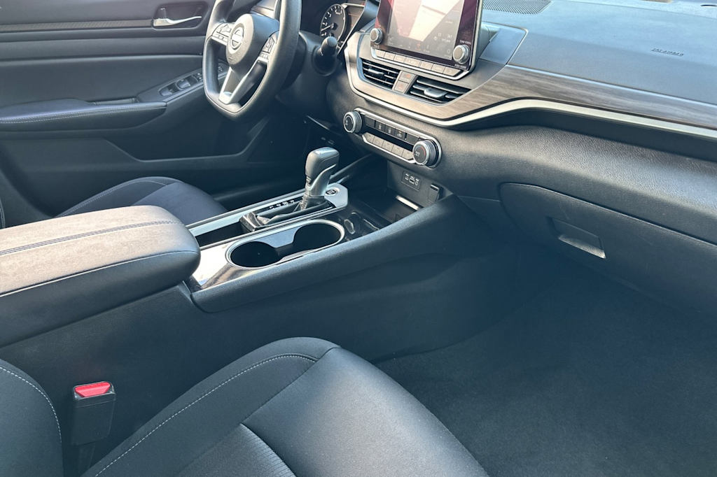 2024 Nissan Altima SV 13