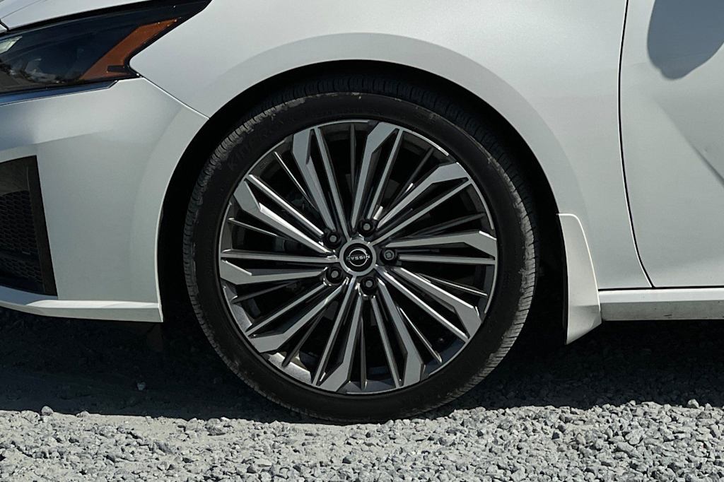 Thumbnail: 2023 Nissan Altima - 8