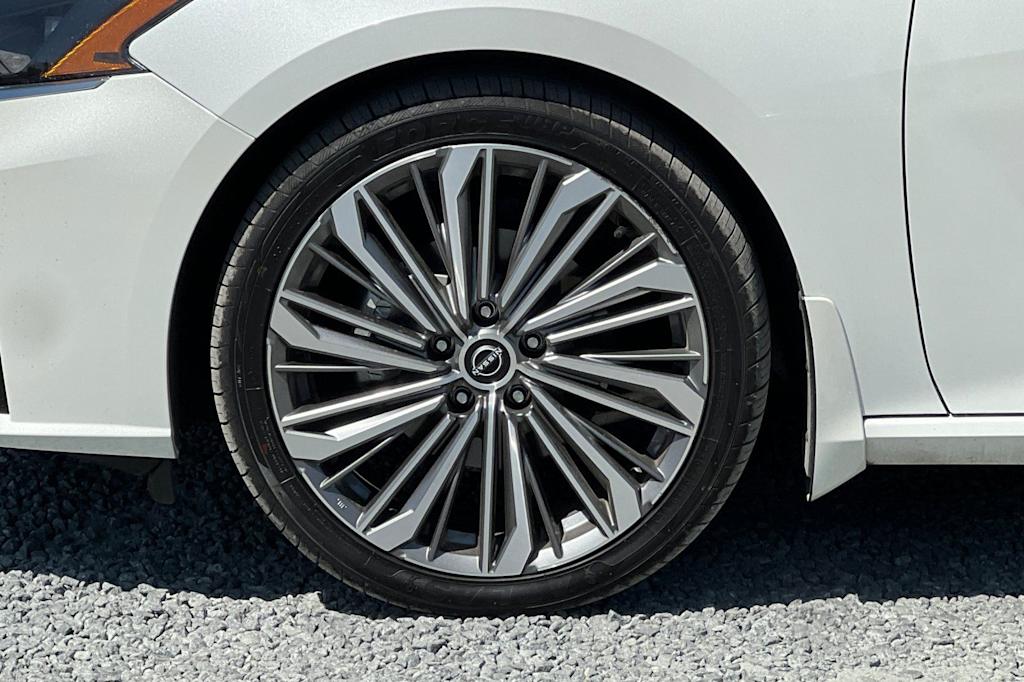 Thumbnail: 2023 Nissan Altima - 8