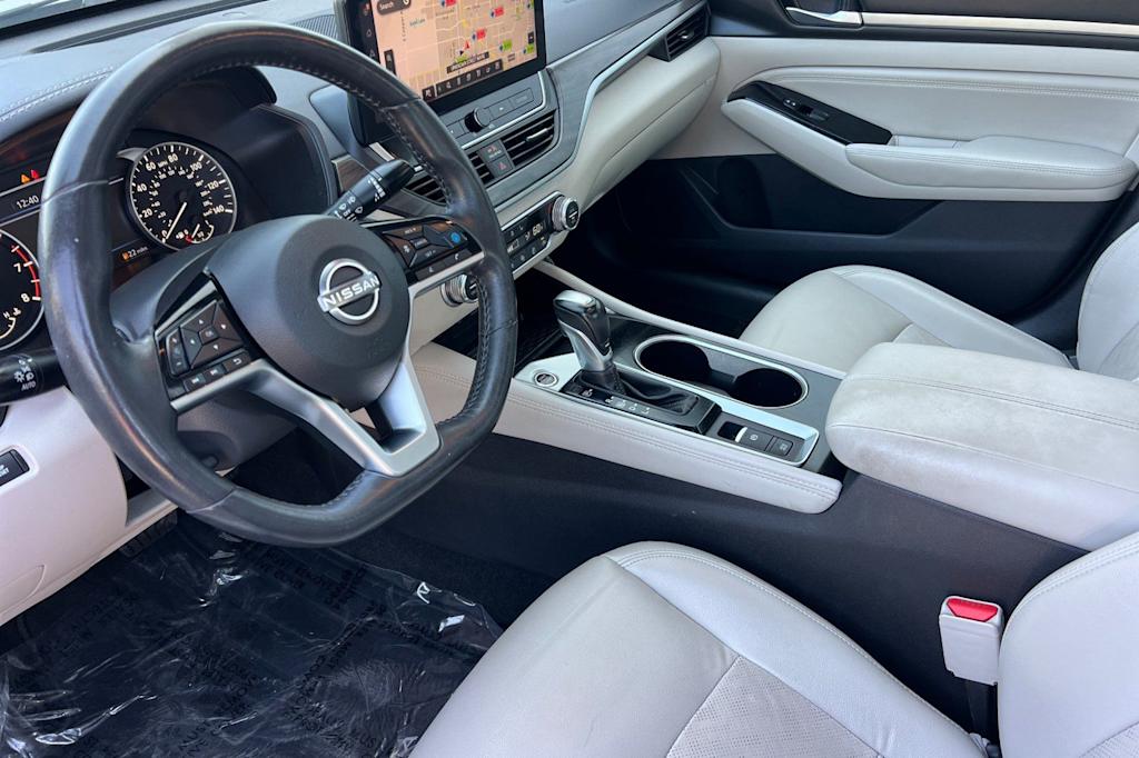 Thumbnail: 2023 Nissan Altima - 9