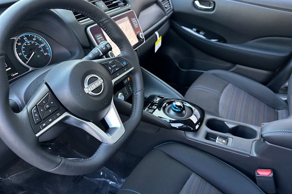 2025 Nissan Leaf SV Plus 9