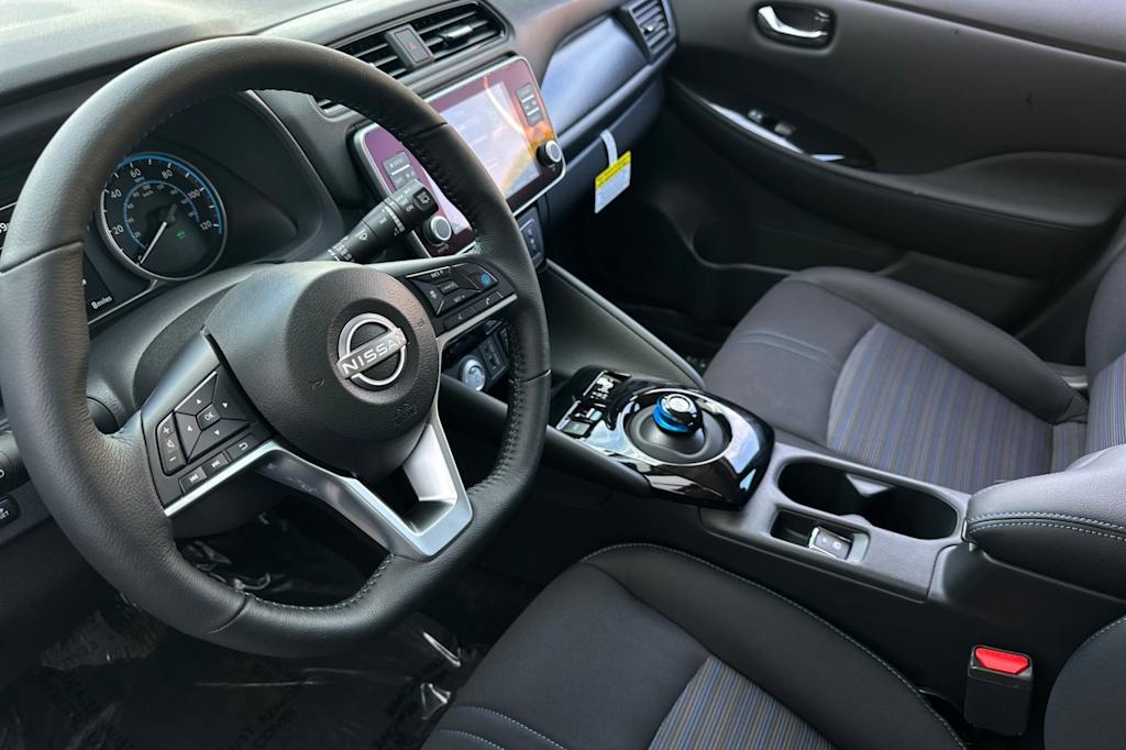 2025 Nissan Leaf SV Plus 9
