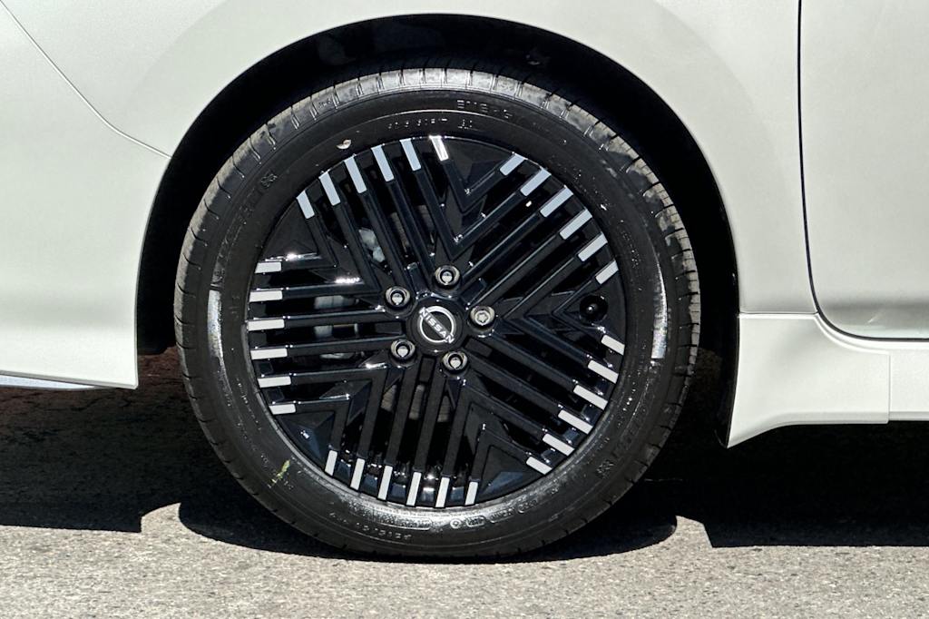 2025 Nissan Leaf SV Plus 8