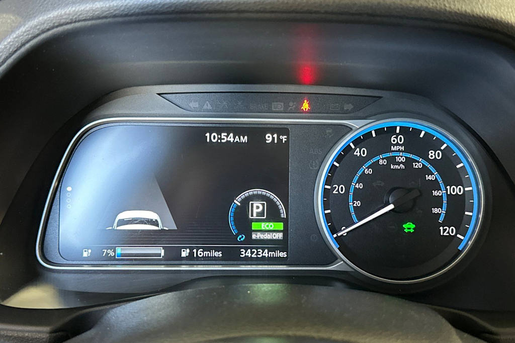Thumbnail: 2023 Nissan Leaf - 32