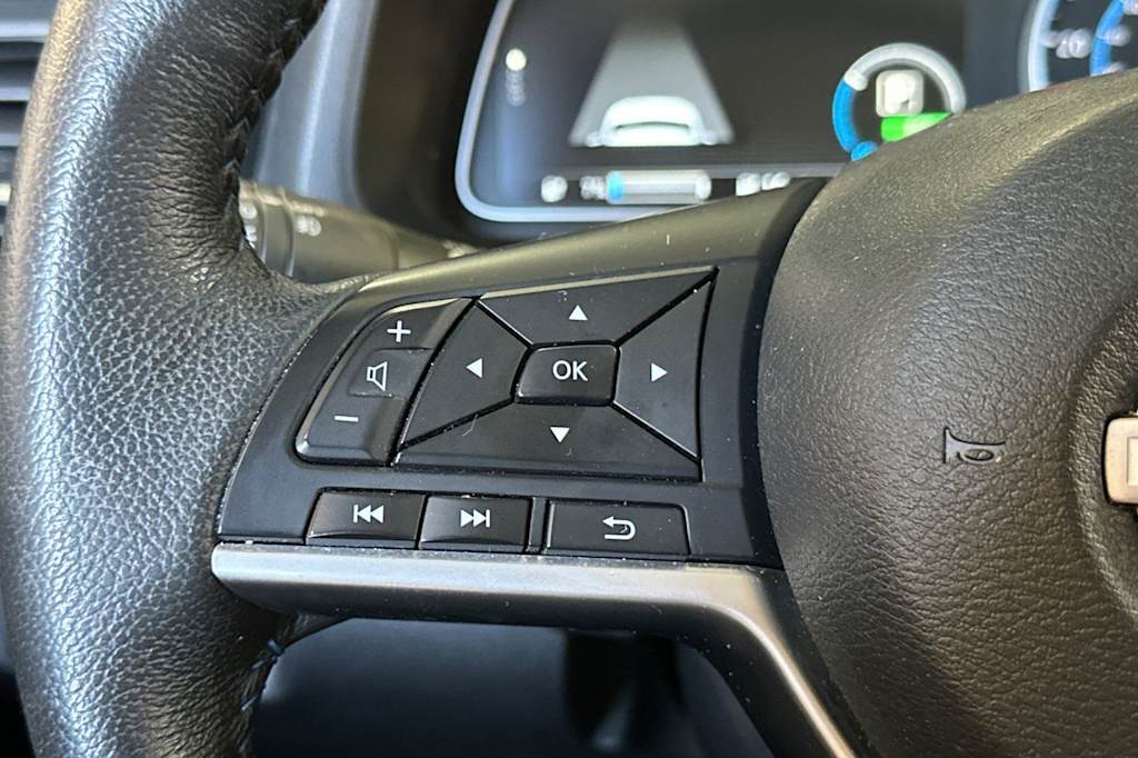 Thumbnail: 2023 Nissan Leaf - 31