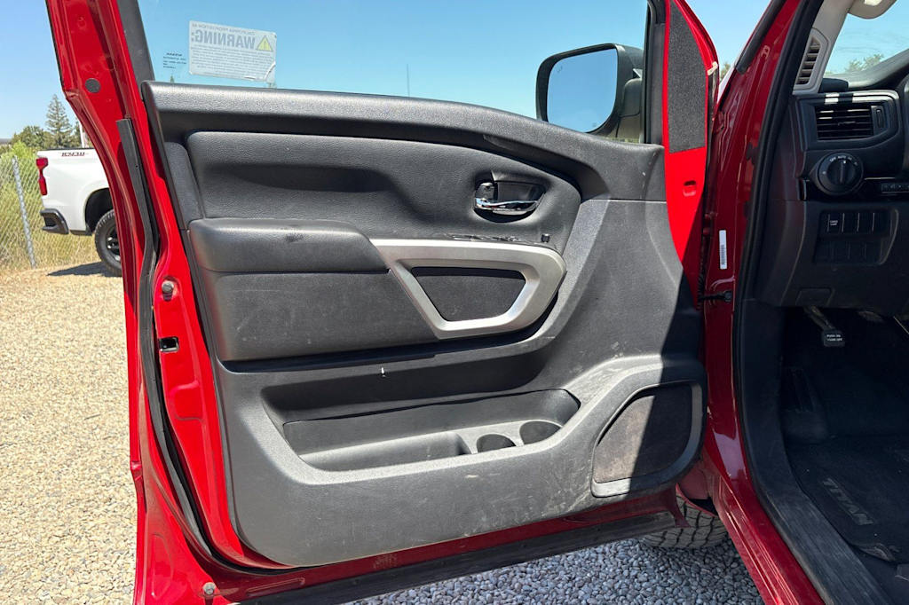 Thumbnail: 2022 Nissan Titan - 21