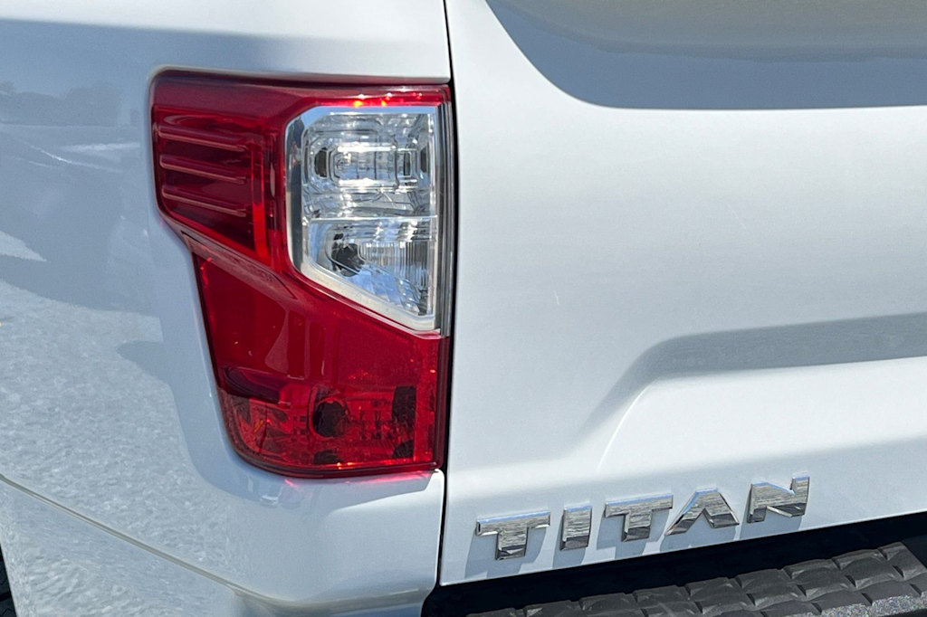 Thumbnail: 2019 Nissan Titan - 35