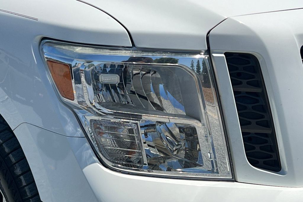 Thumbnail: 2019 Nissan Titan - 34