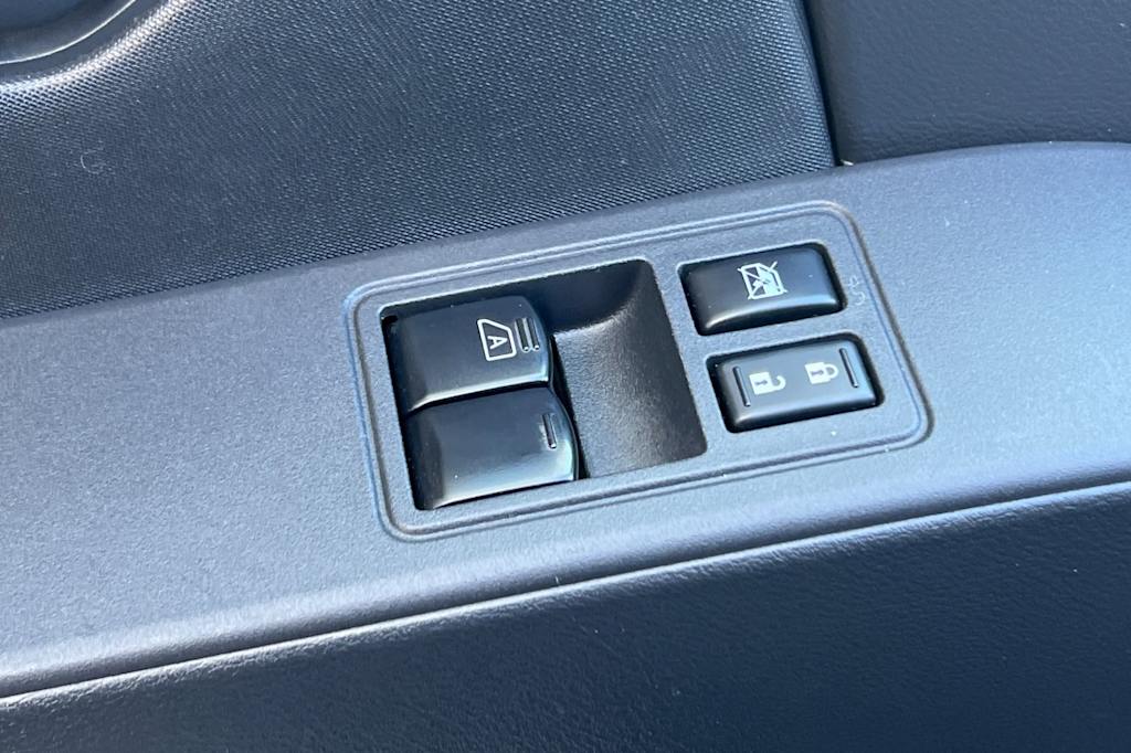 Thumbnail: 2023 Nissan Frontier - 24