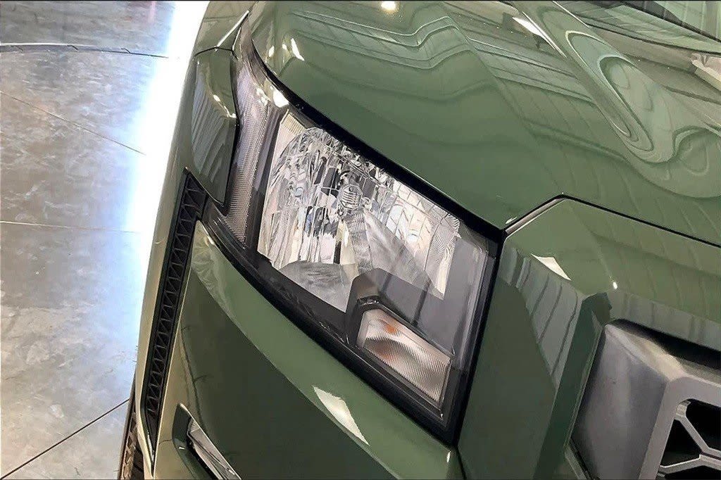 Thumbnail: 2024 Nissan Frontier - 26