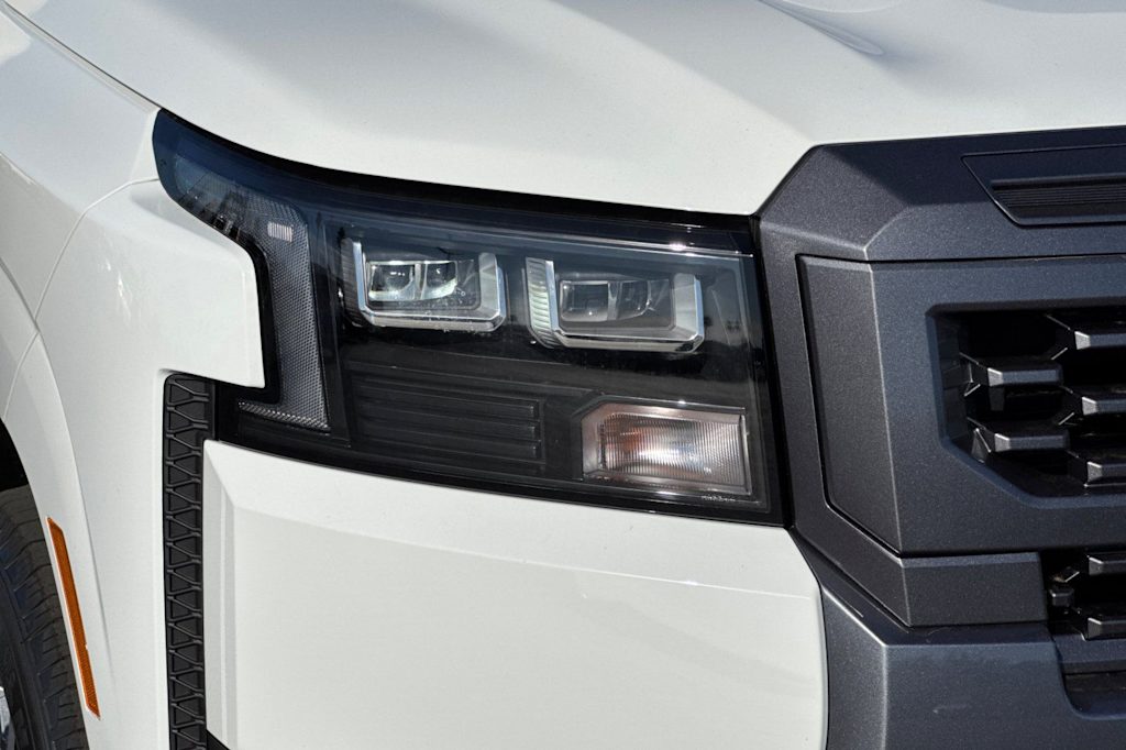 Thumbnail: 2026 Nissan Frontier - 28