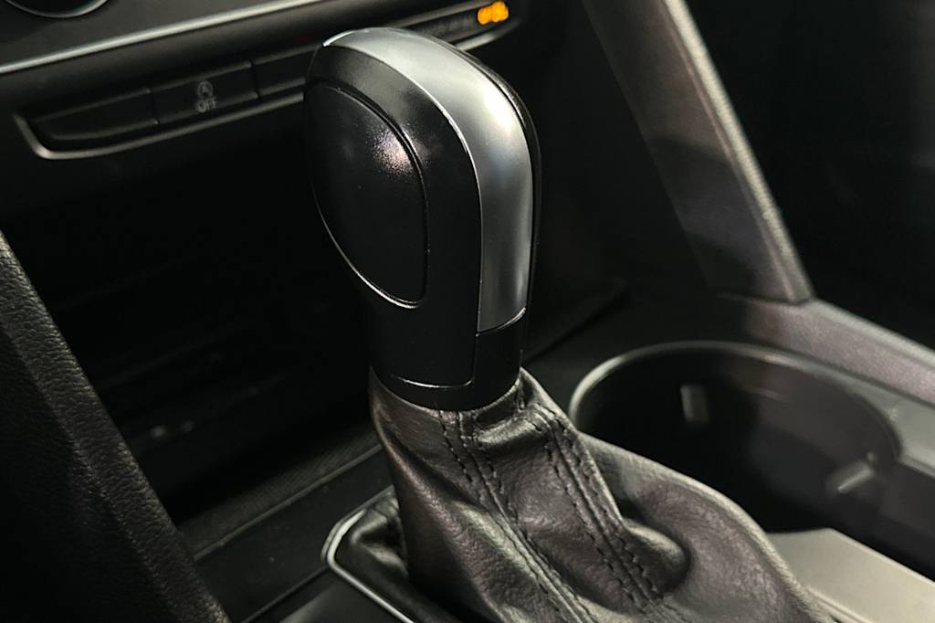 Thumbnail: 2021 Volkswagen Atlas - 14