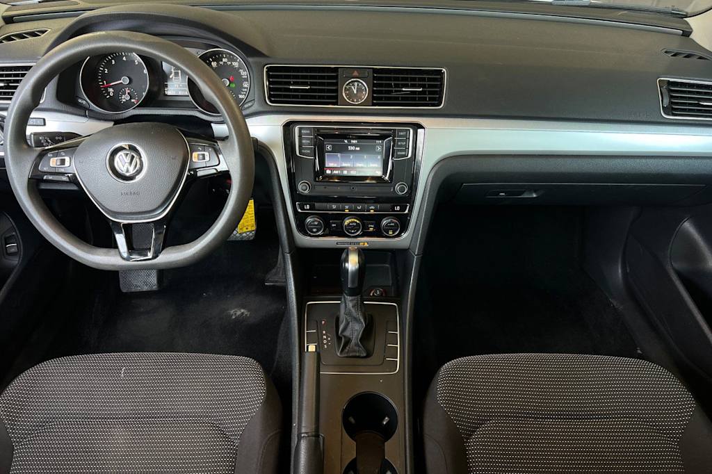 Thumbnail: 2017 Volkswagen Passat - 2