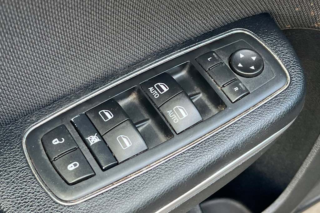 Thumbnail: 2015 Dodge Charger - 24