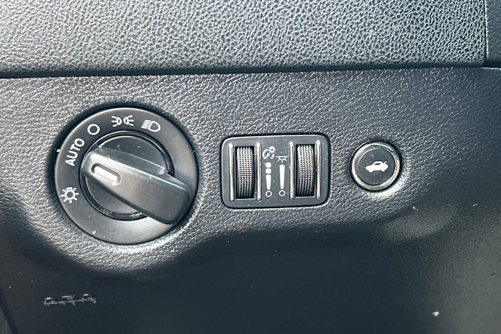 Thumbnail: 2015 Dodge Charger - 33