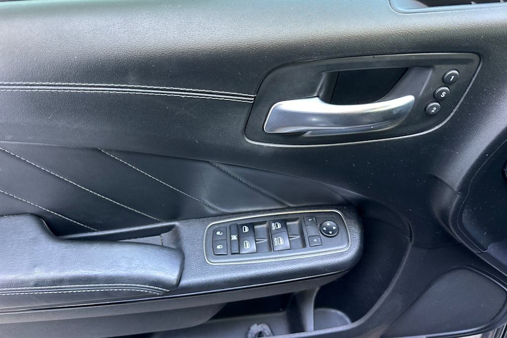 Thumbnail: 2019 Dodge Charger - 23