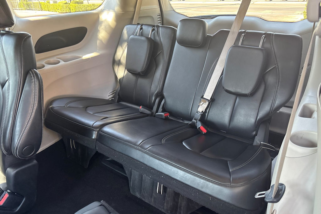 Thumbnail: 2023 Chrysler Pacifica - 24