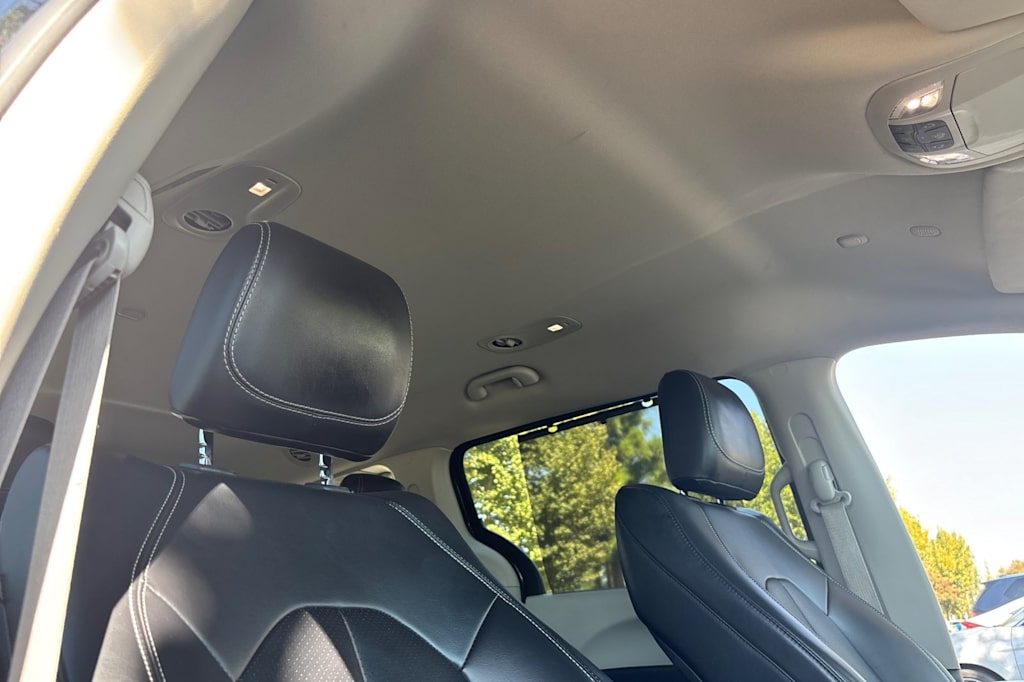 Thumbnail: 2023 Chrysler Pacifica - 25