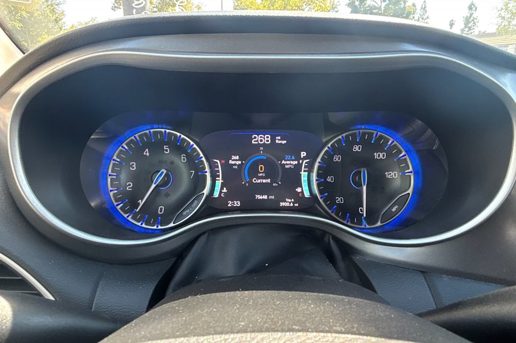 Thumbnail: 2023 Chrysler Pacifica - 16