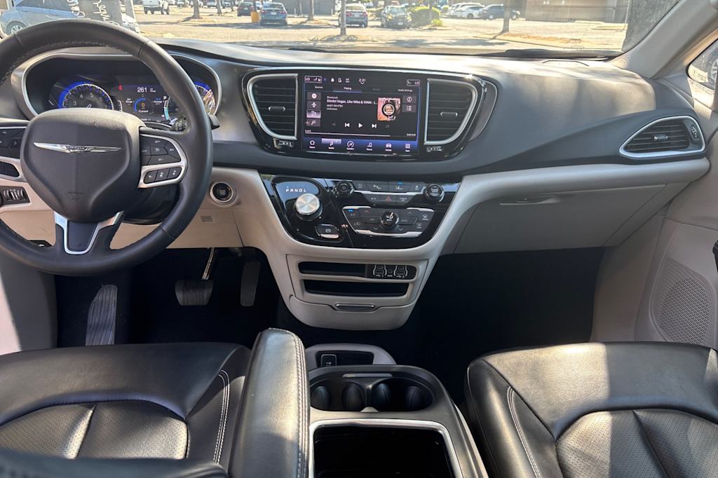 Thumbnail: 2023 Chrysler Pacifica - 2