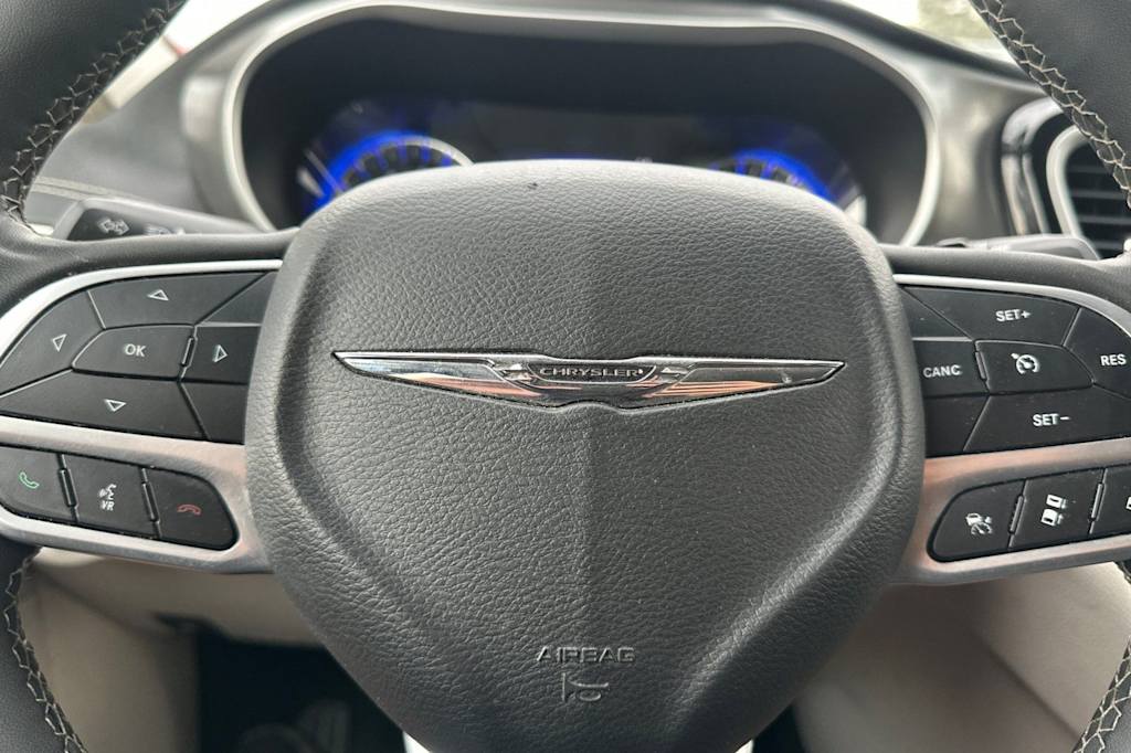 Thumbnail: 2022 Chrysler Pacifica - 26