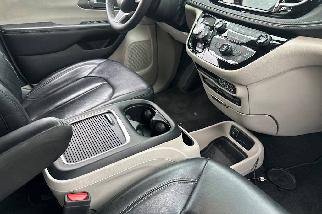 Thumbnail: 2022 Chrysler Pacifica - 14