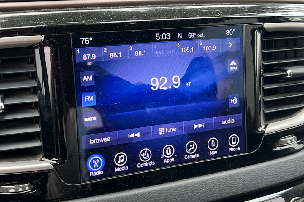 Thumbnail: 2017 Chrysler Pacifica - 14