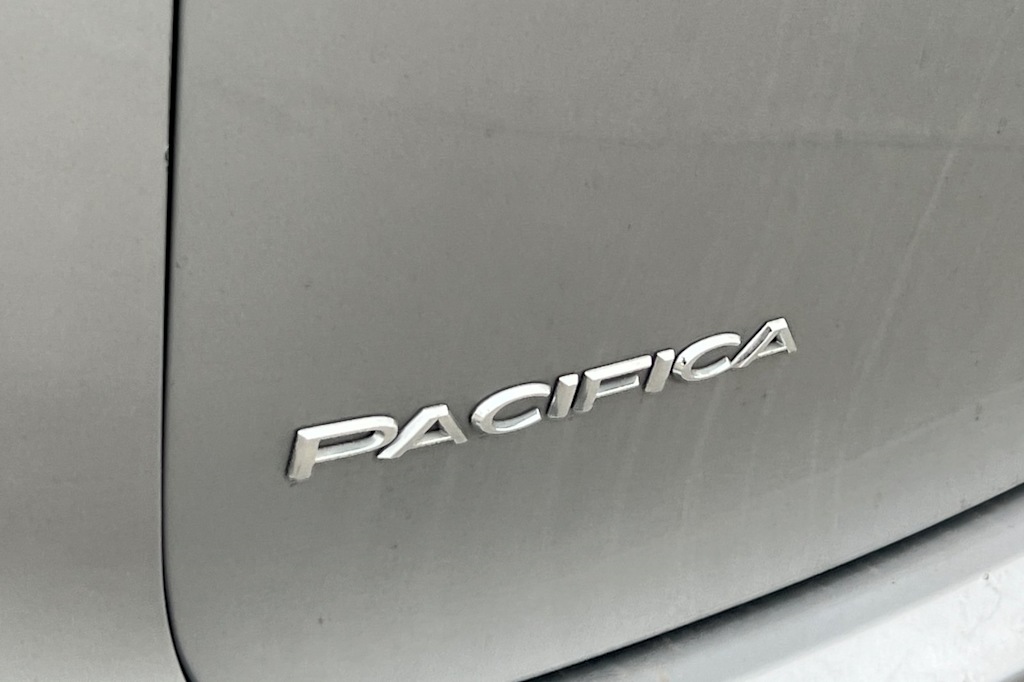 Thumbnail: 2017 Chrysler Pacifica - 7