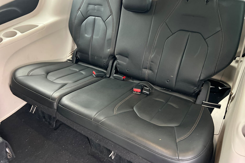 Thumbnail: 2017 Chrysler Pacifica - 24