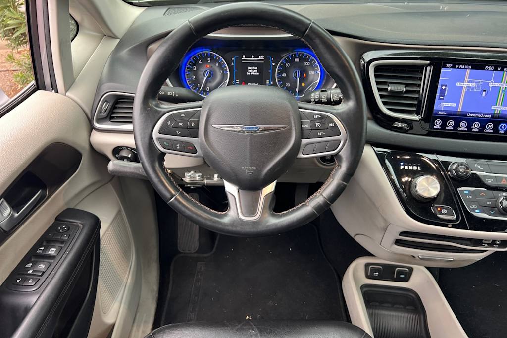 Thumbnail: 2017 Chrysler Pacifica - 12