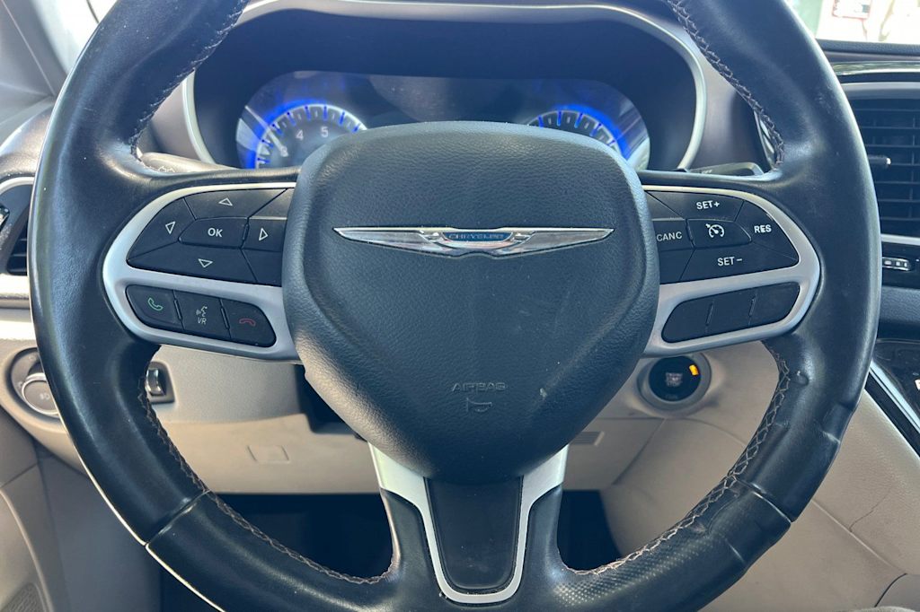 Thumbnail: 2017 Chrysler Pacifica - 28