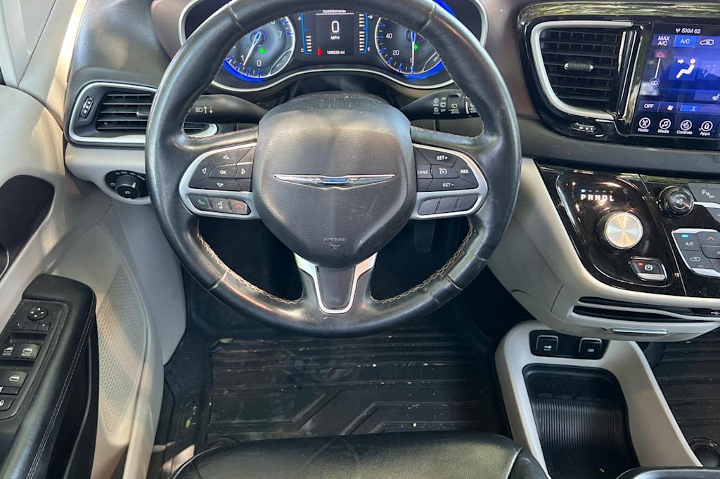 Thumbnail: 2017 Chrysler Pacifica - 12
