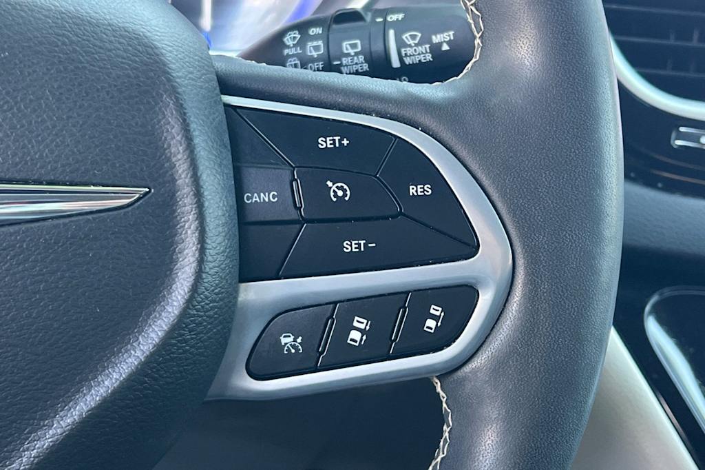 Thumbnail: 2024 Chrysler Pacifica - 32
