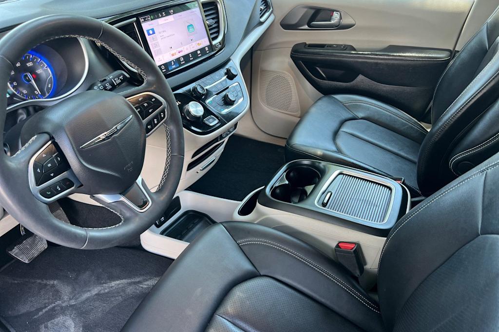 Thumbnail: 2024 Chrysler Pacifica - 10
