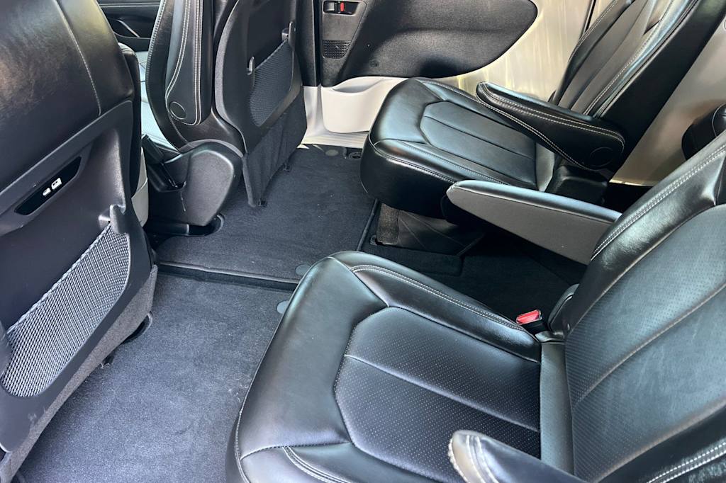 Thumbnail: 2024 Chrysler Pacifica - 12
